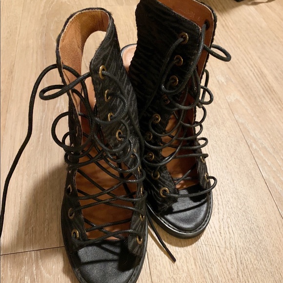 Jeffrey Campbell Minimal Laced-up Heel - Picture 5 of 8